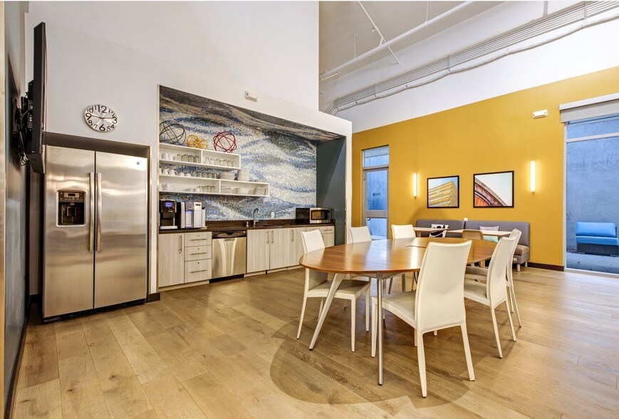 More Photos Of 22809 Pacific Coast Hwy, Malibu Medical For Lease