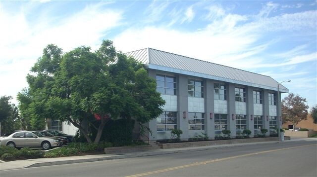 More Photos Of 321 N Rampart St, Orange Office For Lease