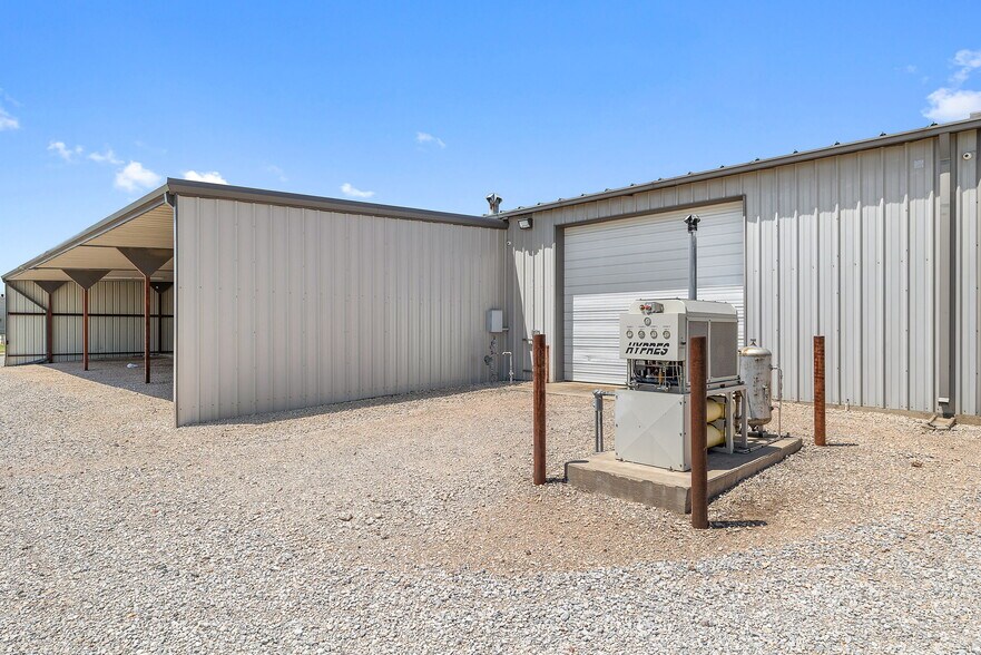 More Photos Of 1510 Amity Ln, El Reno Industrial For Lease