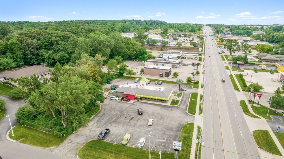 More Photos Of 2521 Alpine Ave, Grand Rapids Restaurant For Sale