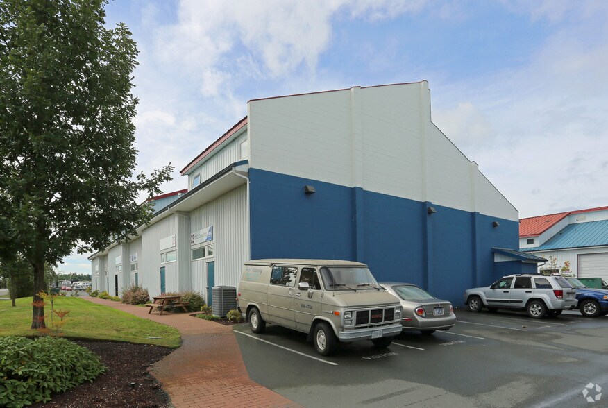 More Photos Of 2075 W Henry Ave, Sidney Service For Sale