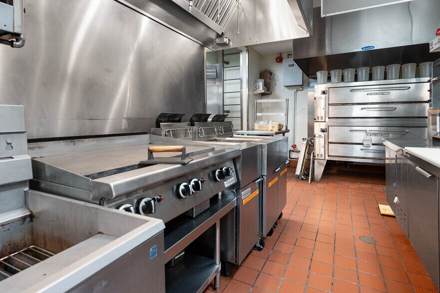 More Photos Of 12849 Ocean Gtwy, Ocean City Restaurant For Sale