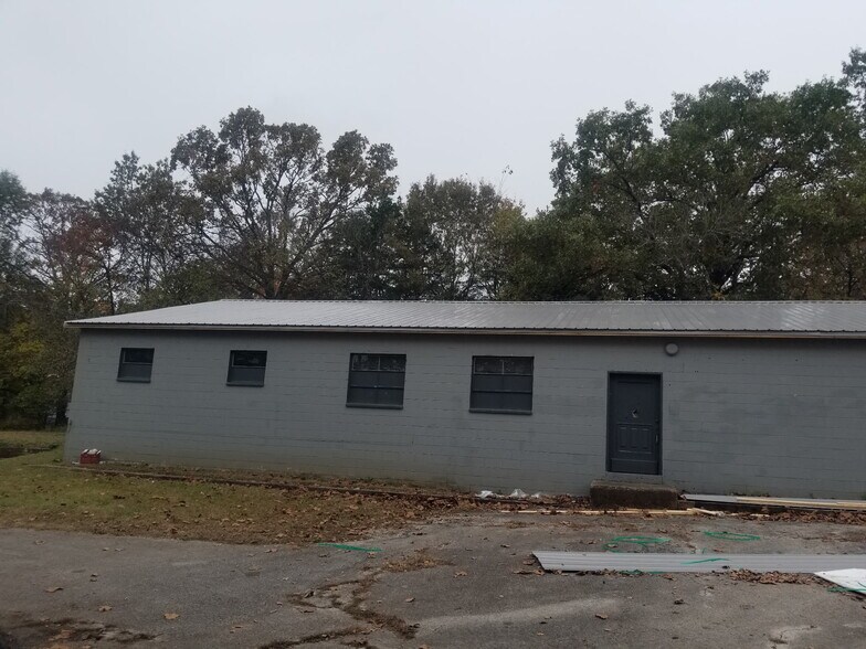 More Photos Of 990 Red Bud Dr, Warsaw Service For Sale