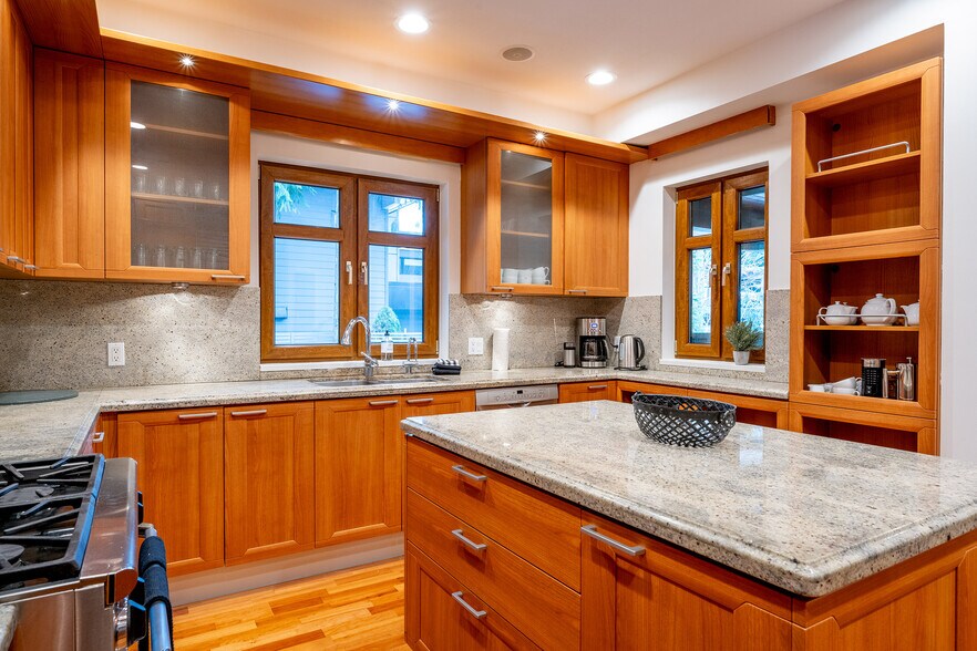 More Photos Of 3012 Alpine Cres, Whistler Hospitality For Sale