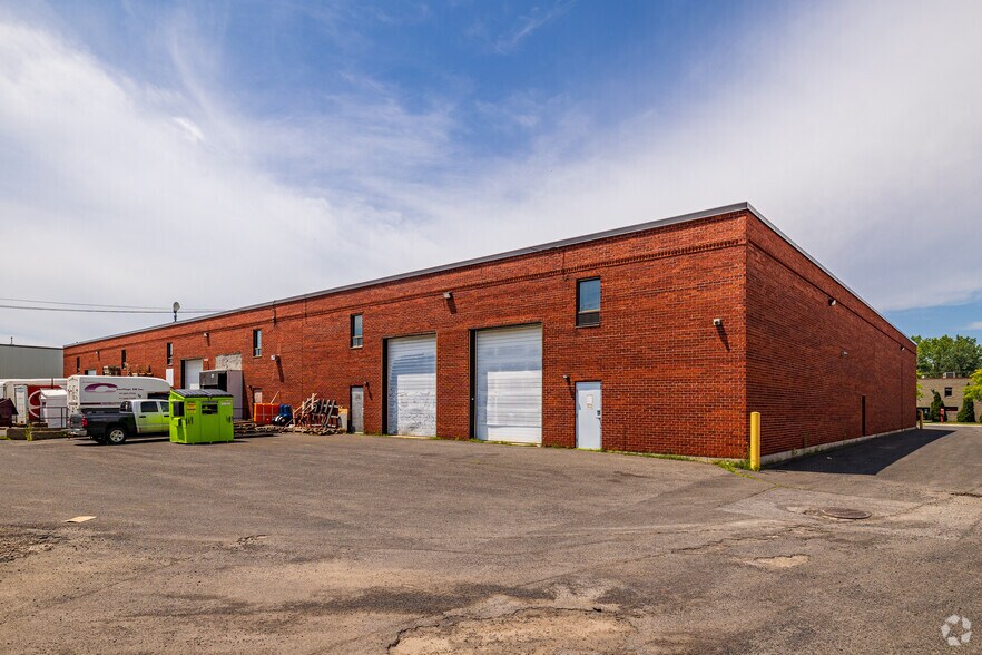 More Photos Of 3325 1re Rue, Longueuil Manufacturing For Lease