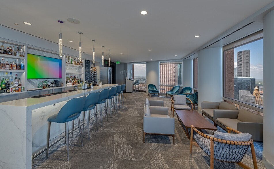 More Photos Of 1415 Louisiana St, Houston Office For Sale