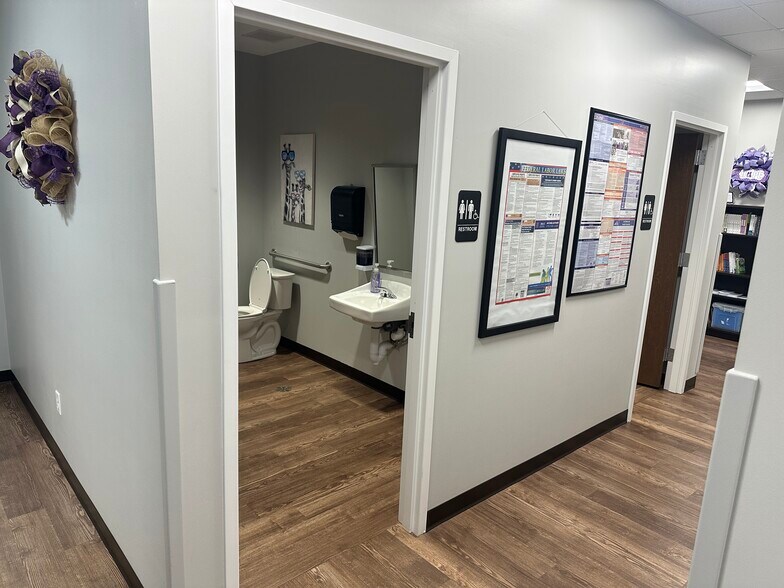 More Photos Of 278 Lee Hwy, Verona Auto Repair For Lease