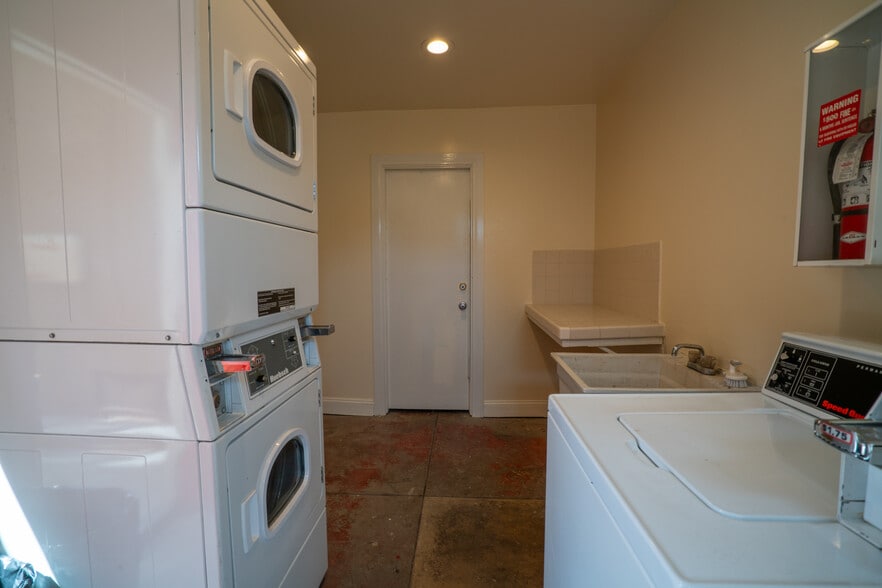 More Photos Of 1111 Pine Ave, Long Beach Apartments For Sale