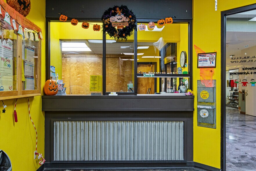 More Photos Of 864 Central Blvd, Brownsville Medical For Sale