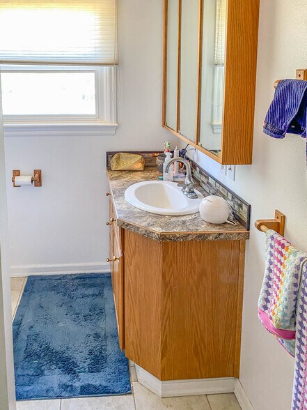 More Photos Of 8017 Old Highway 99 N, Roseburg Distribution For Sale