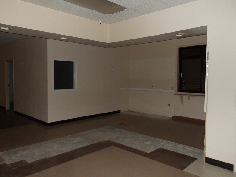 More Photos Of 707 W Sesame Dr, Harlingen Office For Sale