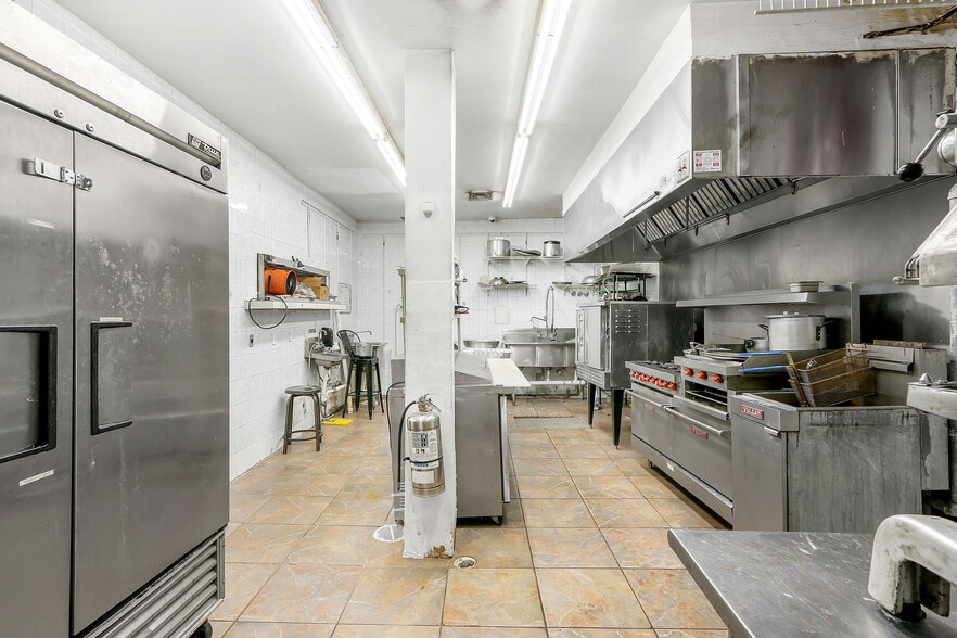 More Photos Of 4400 NW 2nd Ave, Miami Restaurant For Sale