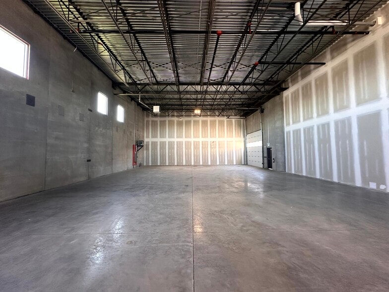 More Photos Of 4412 9 St SE, Calgary Warehouse For Sale