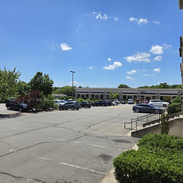 More Photos Of 692 Jonestown Rd, Winston-Salem Unknown For Lease