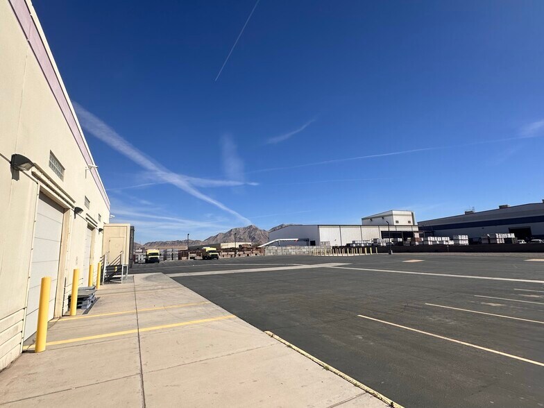 More Photos Of 2980 Marion Dr, Las Vegas Warehouse For Lease