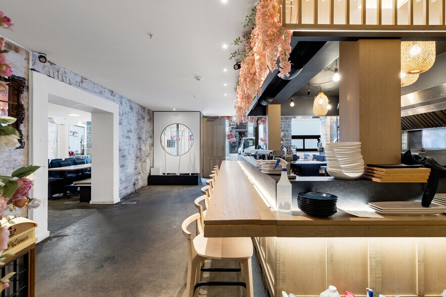 More Photos Of 368-372 Rue Saint-Paul O, Montréal Apartments For Lease