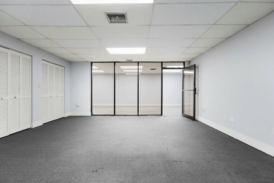 More Photos Of 1740-1742 NW 93rd Ave, Miami Warehouse For Lease