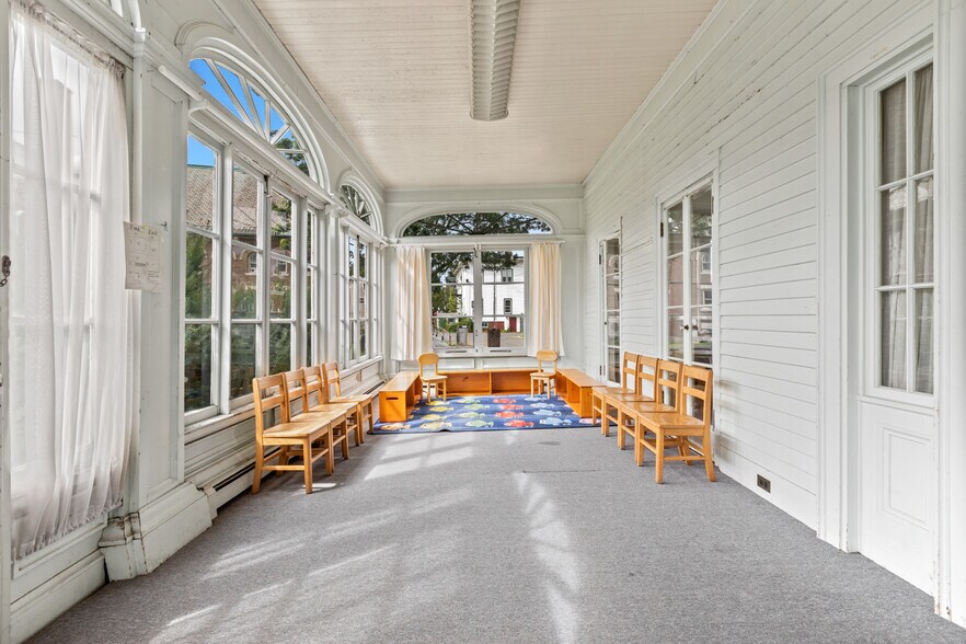 More Photos Of 145 Main St, Amesbury Specialty For Sale