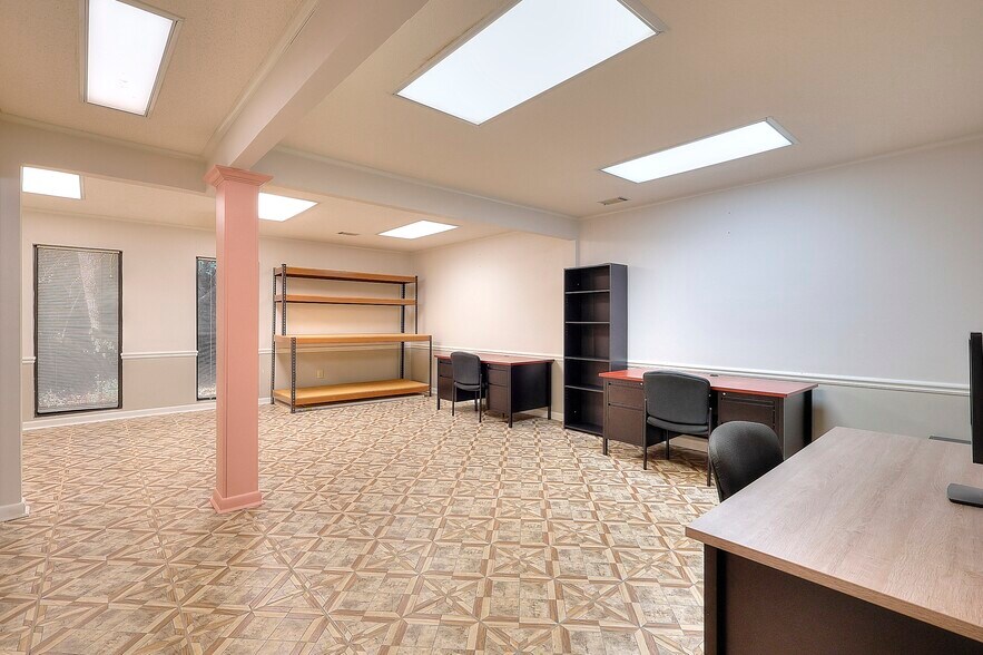 More Photos Of 11205 Alpharetta Hwy, Roswell Office Residential For Lease