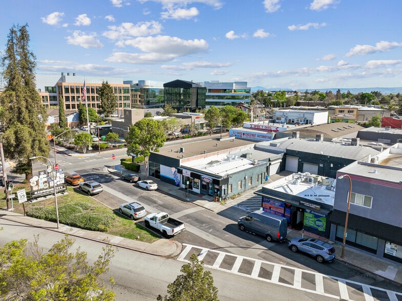 Primary Photo Of 411-417 Lathrop St, Redwood City Service For Sale