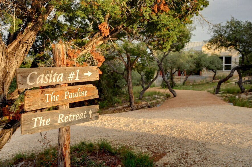 More Photos Of 7400 McGregor Ln, Dripping Springs Hotel For Sale