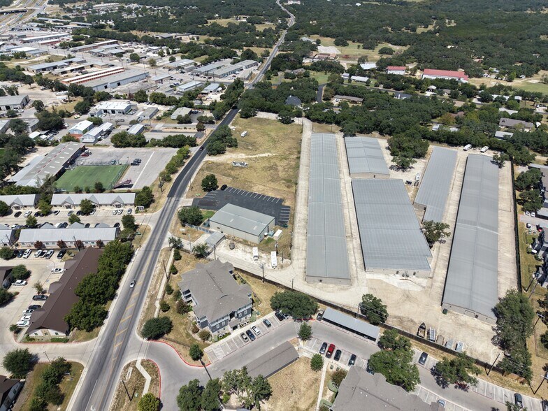 More Photos Of 129 Old San Antonio Rd, Boerne Light Manufacturing For Sale