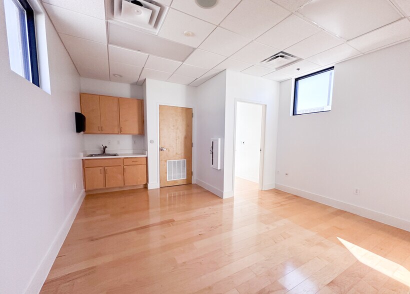 More Photos Of 6547 Star Ct, Laredo Office For Lease