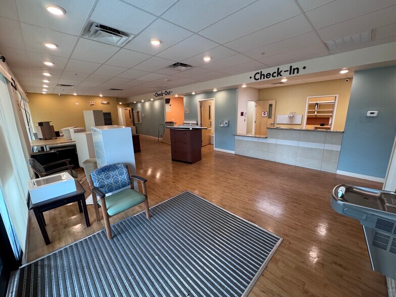 More Photos Of 5901 US Highway 27 S, Sebring Medical For Lease