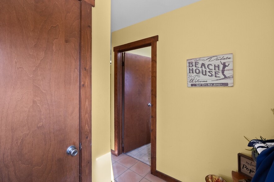 More Photos Of 512 Long Beach Blvd, Surf City Restaurant For Sale