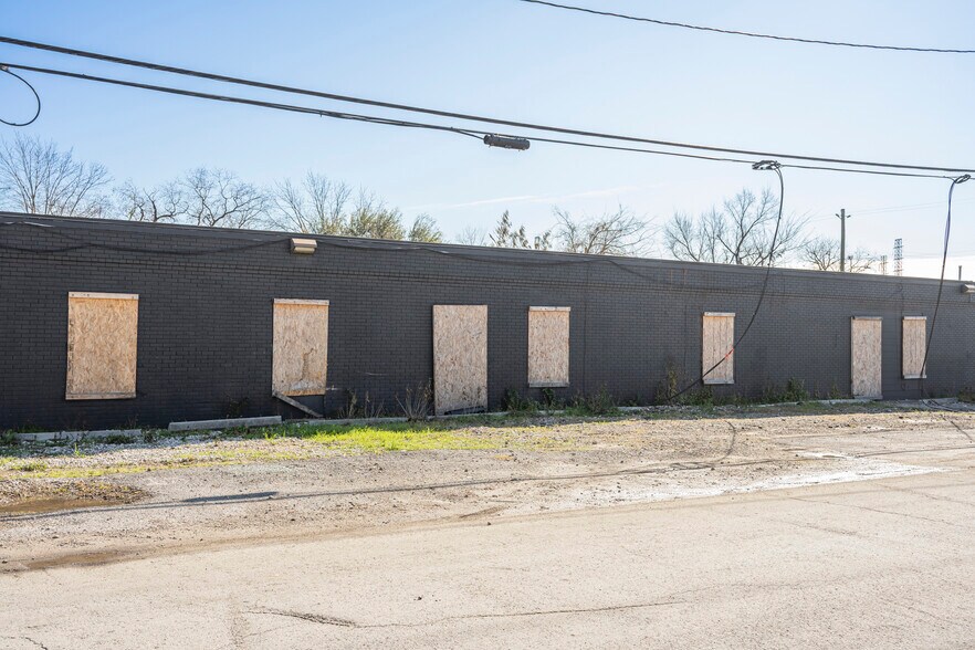 More Photos Of 933 Harbor, Houston Apartments For Sale