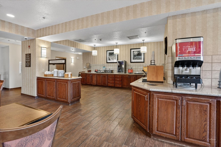More Photos Of 202 Fairview Dr, Monaca Hotel For Sale
