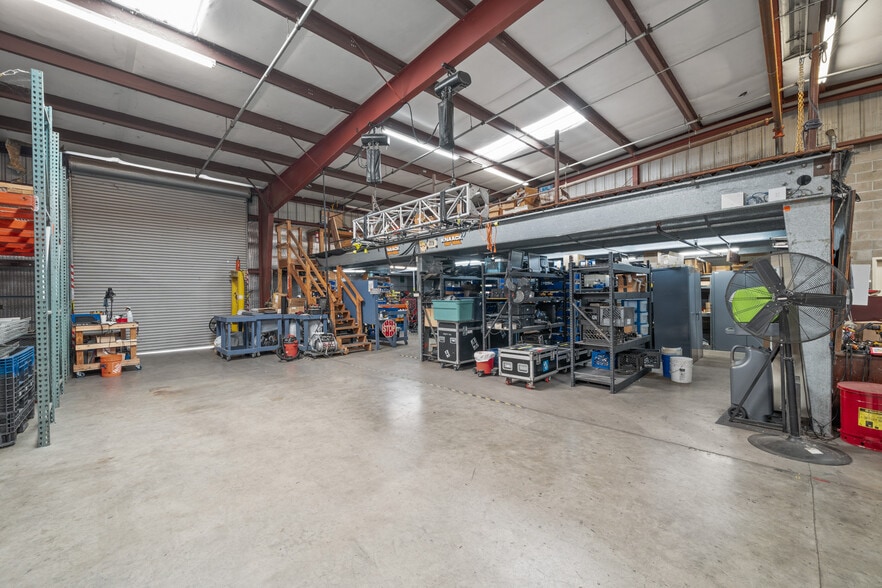 More Photos Of 4081 Seaport Blvd, West Sacramento Warehouse For Lease