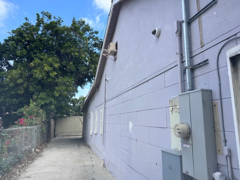 More Photos Of 9065 Jeff St, Bellflower Auto Repair For Sale