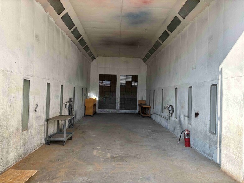 More Photos Of 18071 Mount Washington St, Fountain Valley Warehouse For Lease