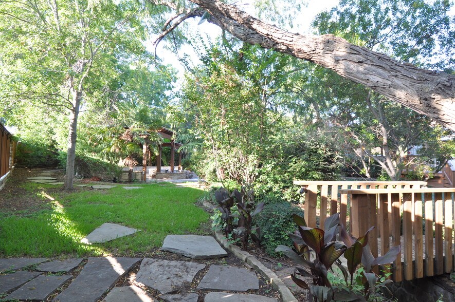 More Photos Of 8849 Carroll Cir, Frisco Freestanding For Sale