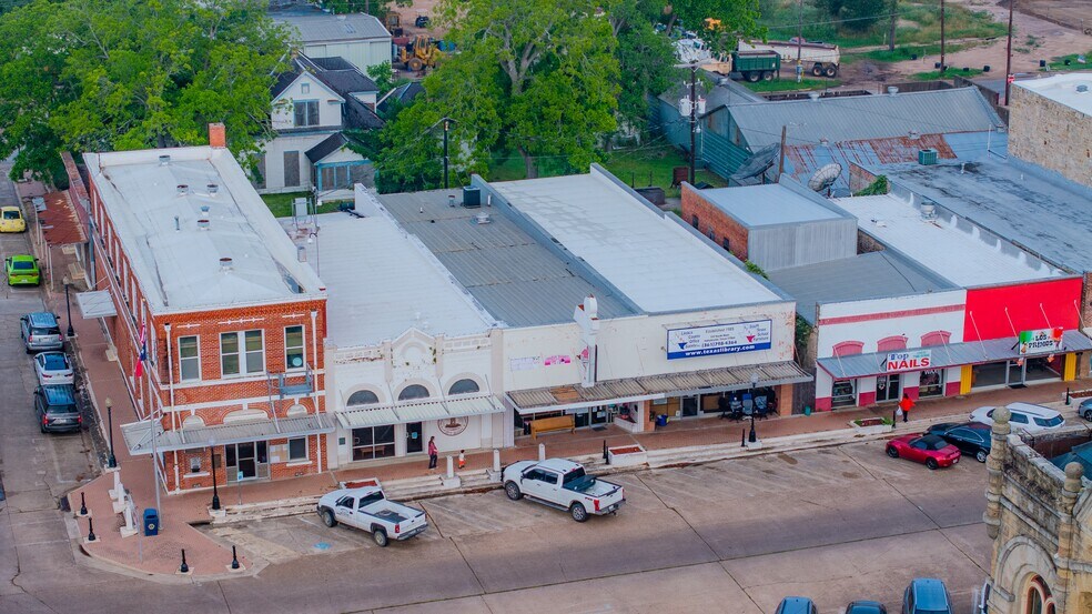 More Photos Of 105 N Main St, Hallettsville Restaurant For Sale