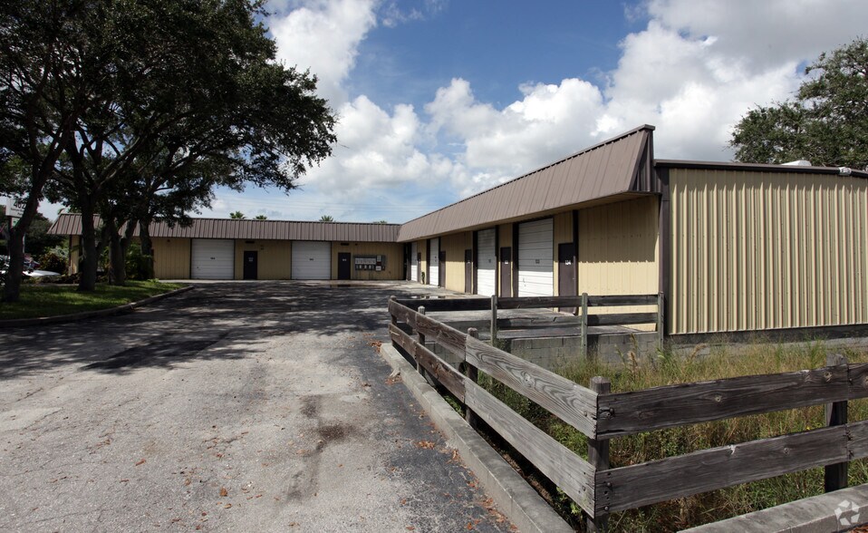 More Photos Of 4023 Sawyer Rd, Sarasota Warehouse For Lease