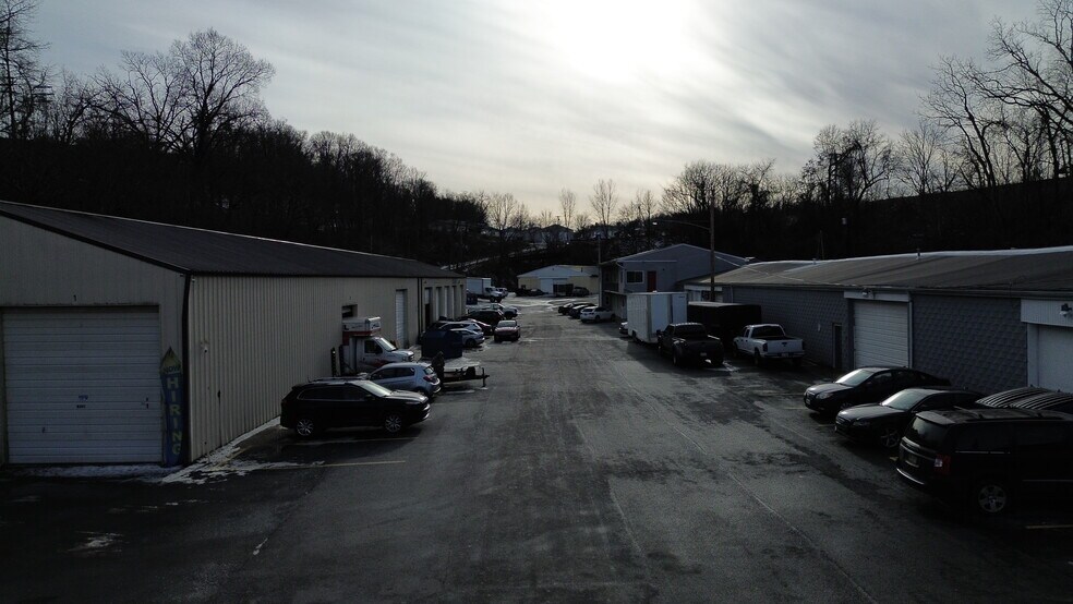 More Photos Of 400 Railroad St, Pittsburgh Warehouse For Lease