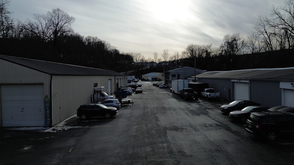 More Photos Of 400 Railroad St, Pittsburgh Warehouse For Lease