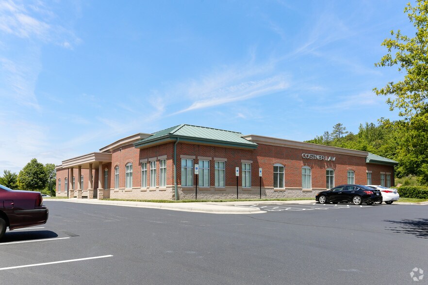 More Photos Of 10125 Berkeley Place Dr, Charlotte Medical For Lease