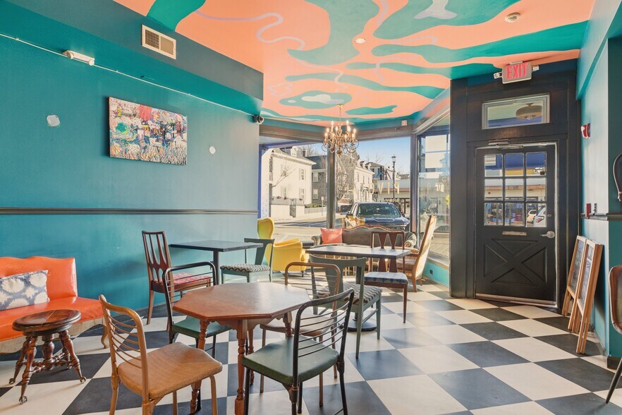 More Photos Of 140 Broadway, Newport Storefront Retail Residential For Lease