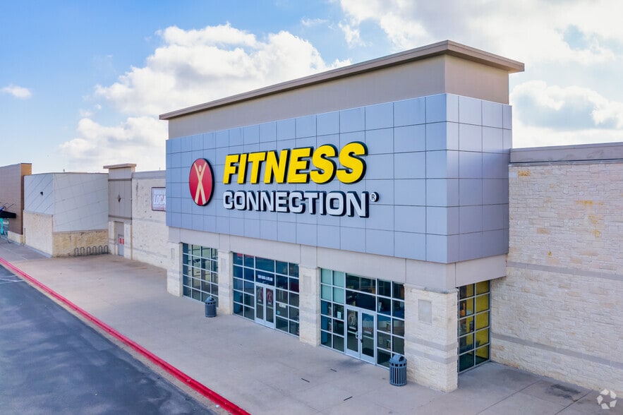 More Photos Of 12901 N I-35 Service Rd, Austin Unknown For Lease