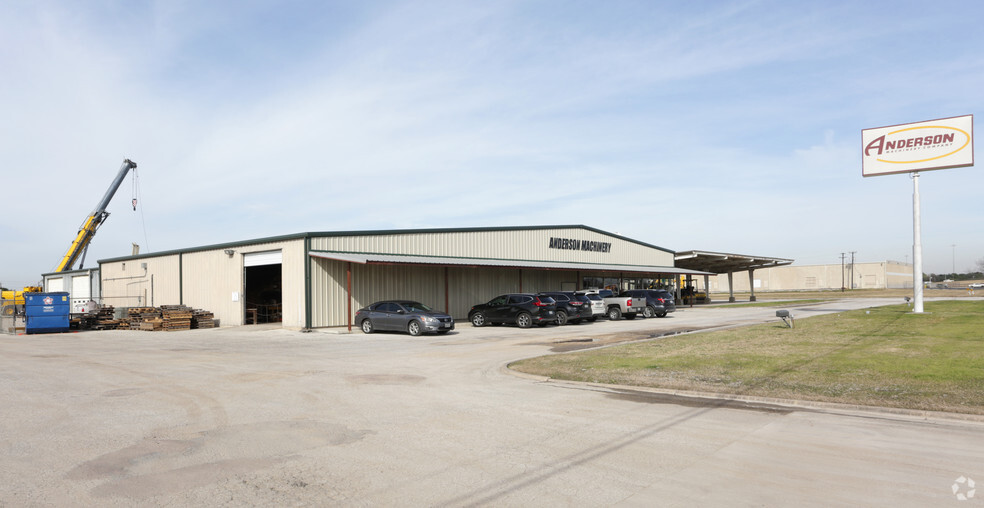 Primary Photo Of 9415 NE Loop 410, San Antonio Distribution For Lease