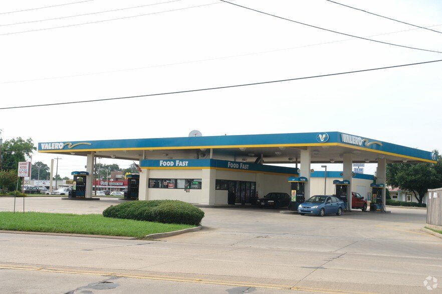 More Photos Of 100 Benton Spur, Bossier City Convenience Store For Sale