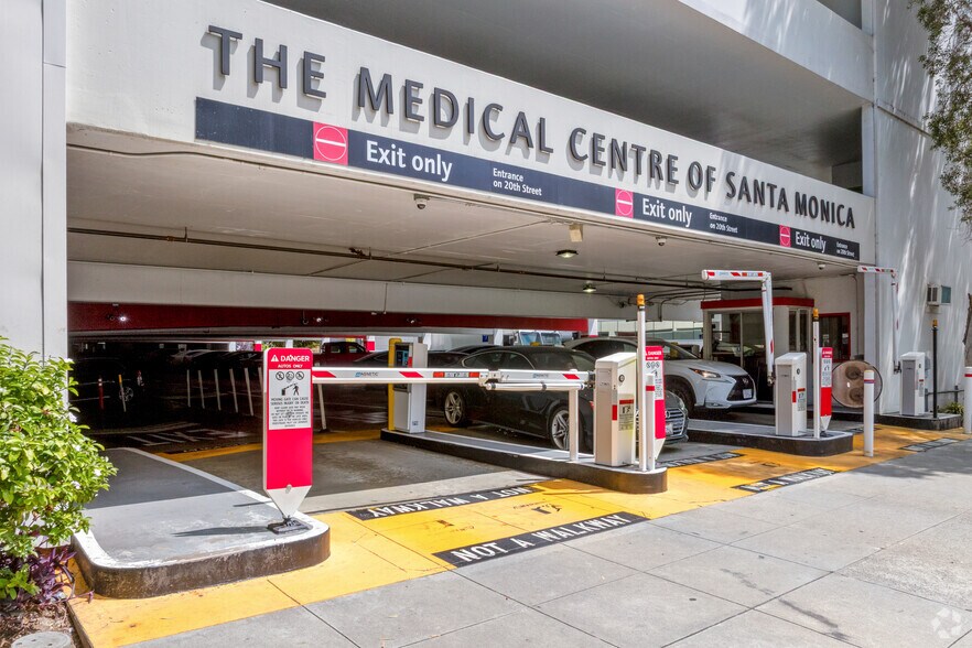 More Photos Of 2001 Santa Monica Blvd, Santa Monica Medical For Lease