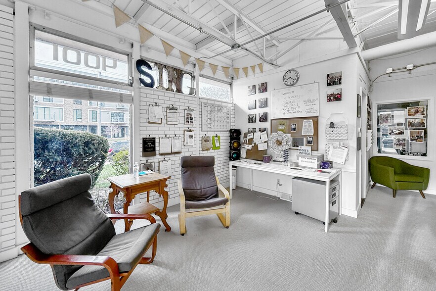 More Photos Of 4001 Ingersoll Ave, Des Moines Office For Sale