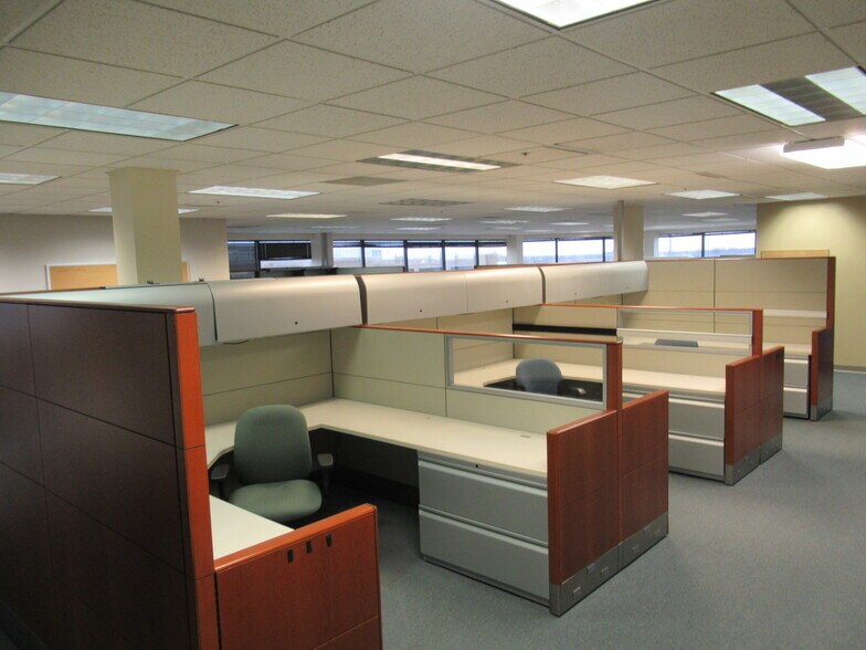 More Photos Of 3201 W White Oaks Dr, Springfield Office For Sale