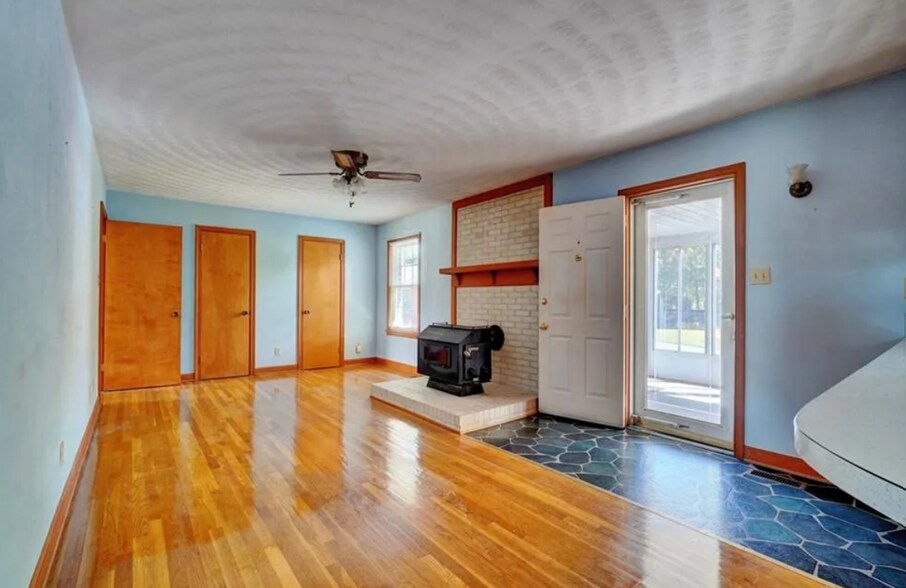 More Photos Of 4530 Shoulders Hill Rd, Suffolk Medical For Sale