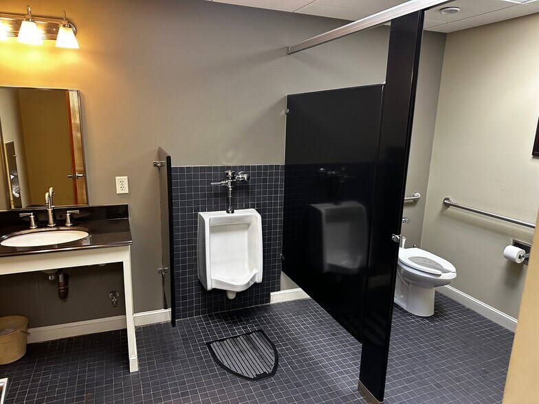 More Photos Of 16 Mason Ave, North Attleboro Office For Lease
