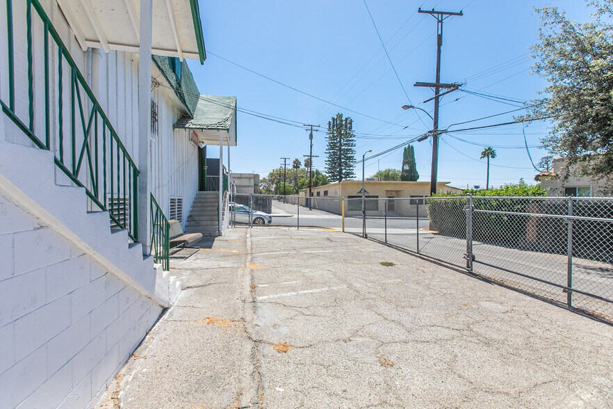 More Photos Of 11456-11464 Whittier Blvd, Whittier Restaurant For Sale